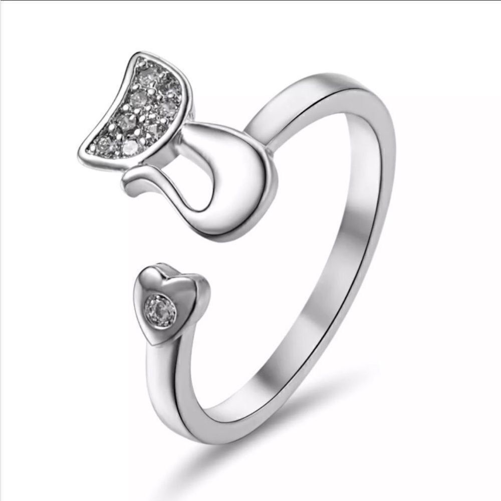 The Smitten Kitten Adjustable Ring in in 925 with cubic zirconia